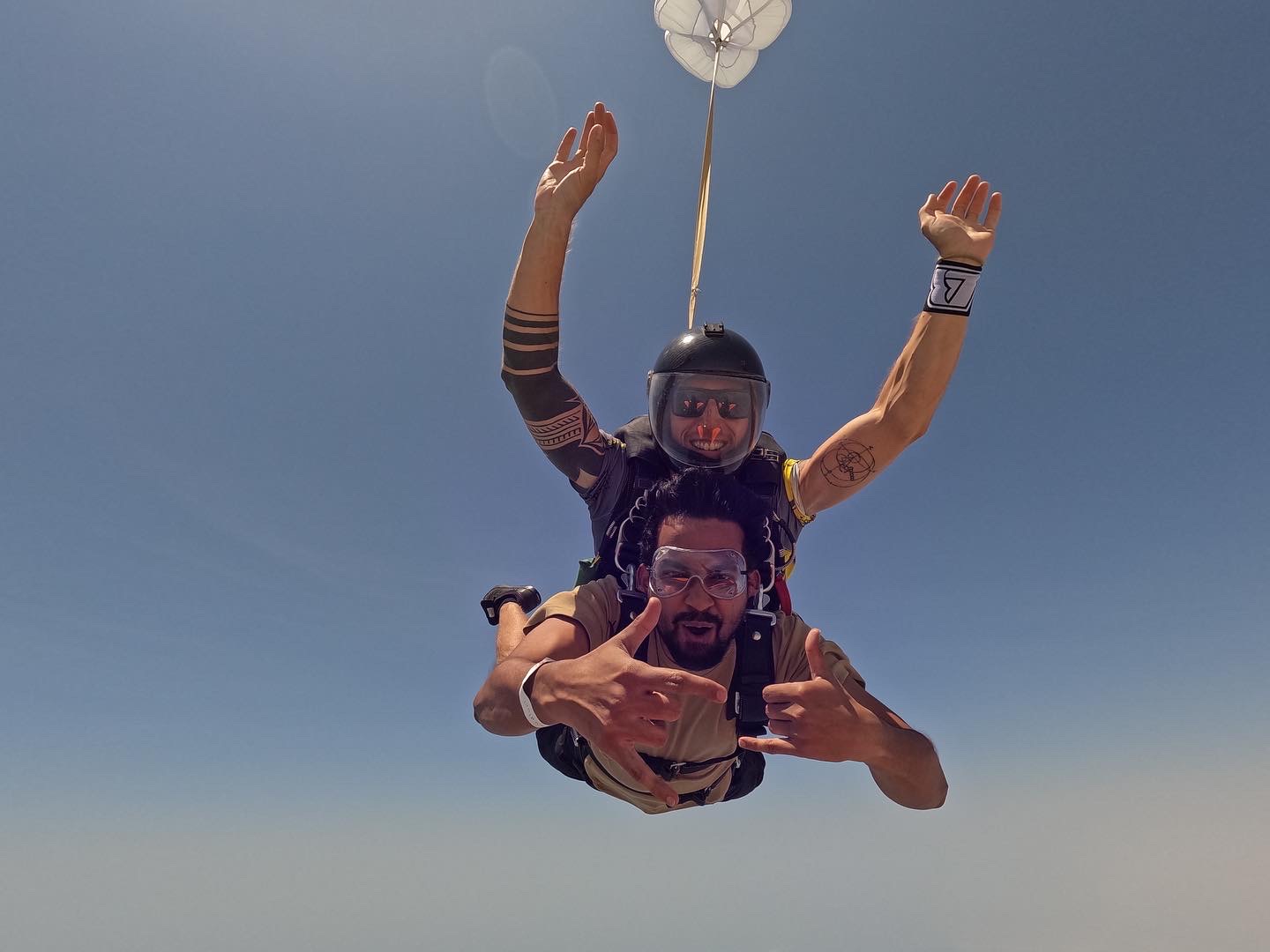 Tandem skydiving
